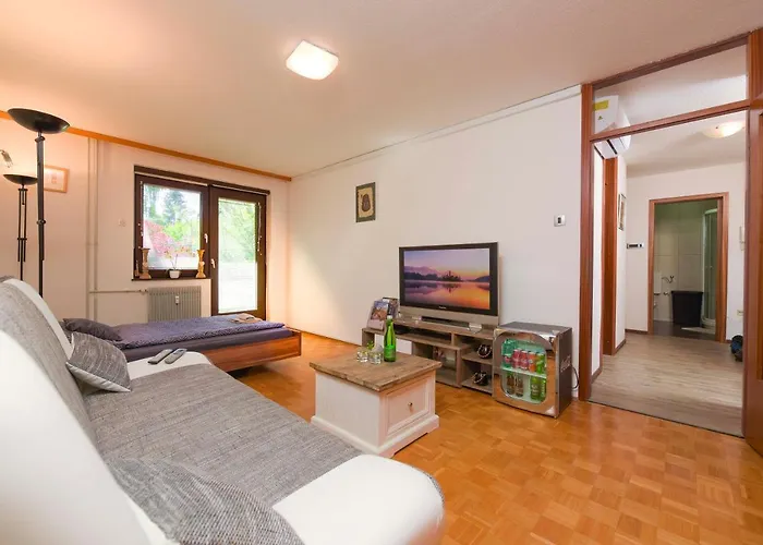 里克利布莱德公寓 *